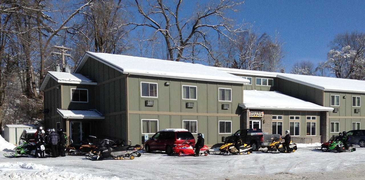 Sunrise Inn Hotel Mondovi Exterior photo